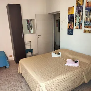 Central Station Low Cost Apartment